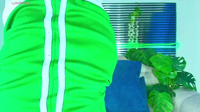 CamiiGuzmanX online show from March 12, 8:59 pm