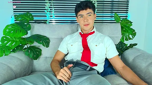 CamiiGuzmanX online show from April 11, 6:51 am