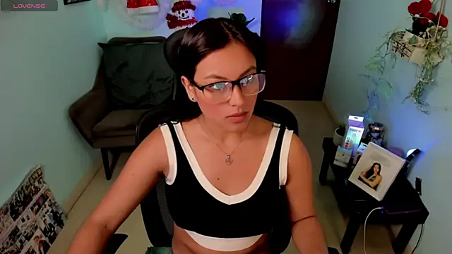 Snapshot of Cameroon-Diaz chatting on December 22, 1:52 pm Cameroon-Diaz online show from December 22, 1:52 pm