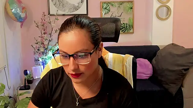 Snapshot of Cameroon-Diaz chatting on January 19, 1:48 pm Cameroon-Diaz online show from January 19, 1:48 pm