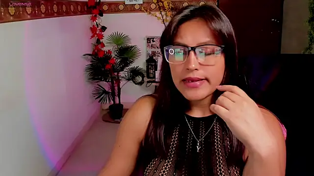 Snapshot of Cameroon-Diaz chatting on February 11, 1:49 pm Cameroon-Diaz online show from February 11, 1:49 pm