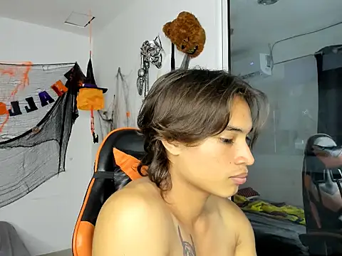 Snapshot of kenshi_roa chatting on October 30, 5:57 pm kenshi roa online show from October 30, 5:57 pm