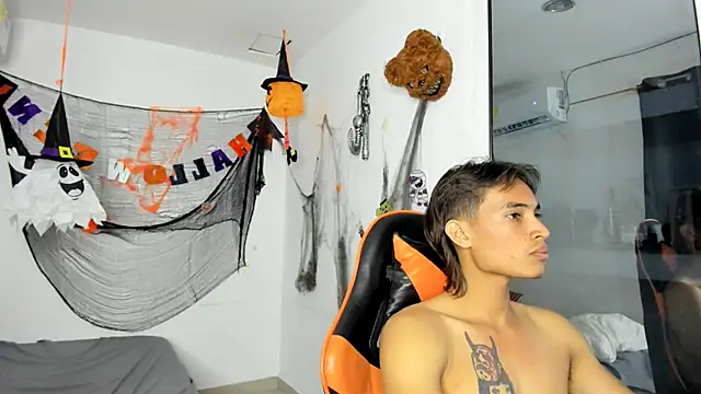 Snapshot of kenshi_roa chatting on November 14, 4:44 am kenshi roa online show from November 14, 4:44 am