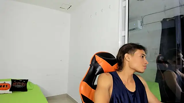 Snapshot of kenshi_roa chatting on November 22, 4:22 am kenshi roa online show from November 22, 4:22 am