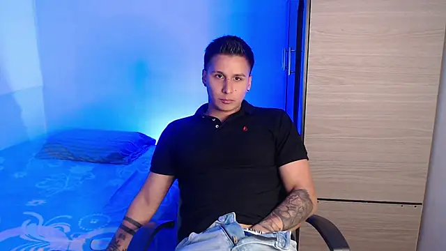 valentinosex1 online show from January 17, 8:45 pm