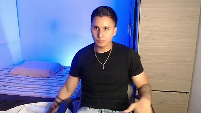 valentinosex1 online show from February 13, 11:12 pm