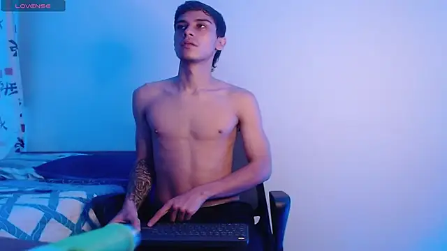 axel davis  online show from October 14, 1:39 am