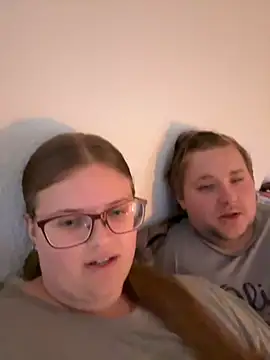 Snapshot of CurvyPaar2 chatting on September 14, 2:05 pm CurvyPaar2 online show from September 14, 2:05 pm