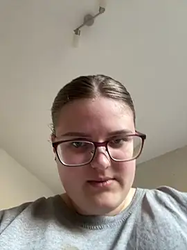 CurvyPaar2 online show from March 9, 4:00 pm