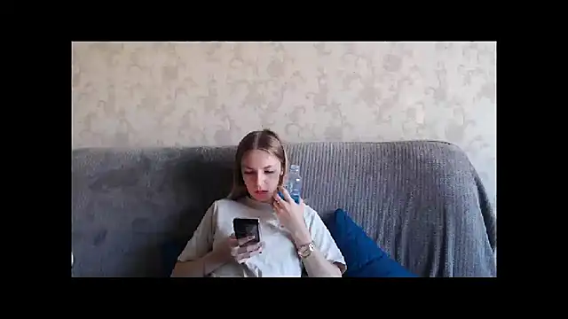 Snapshot of HitGyrl chatting on September 20, 1:28 am HitGyrl online show from September 20, 1:28 am