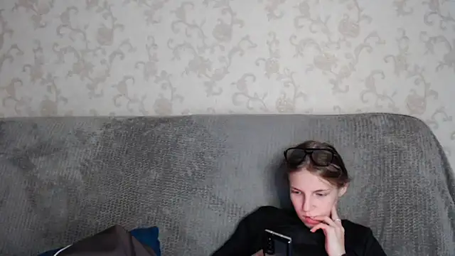 Snapshot of HitGyrl chatting on October 8, 1:09 pm HitGyrl online show from October 8, 1:09 pm