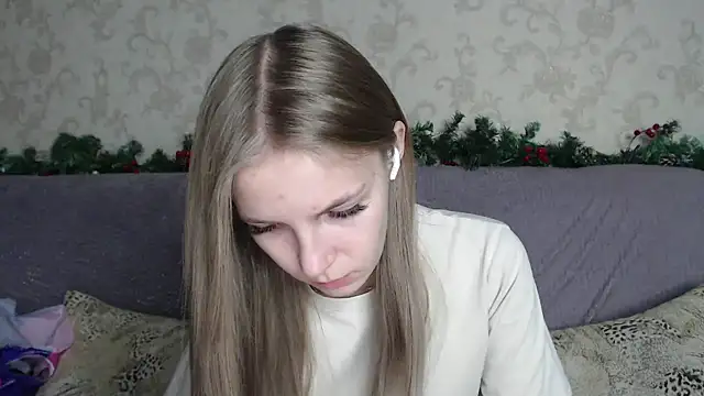 HitGyrl online show from January 8, 1:19 am