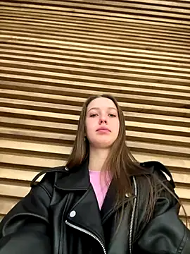 ElliRose online show from September 20, 6:03 am