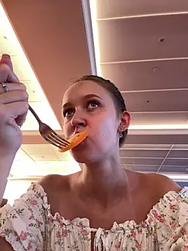 ElliRose online show from October 11, 12:32 am