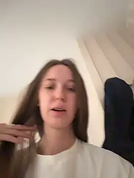 ElliRose online show from February 24, 4:32 am