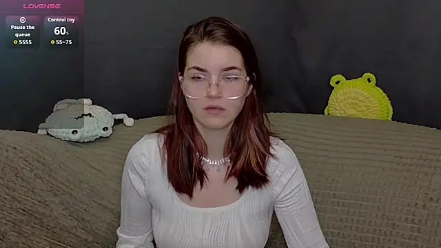 Snapshot of ElzaBlis chatting on December 1, 3:06 pm ElzaBlis online show from December 1, 3:06 pm