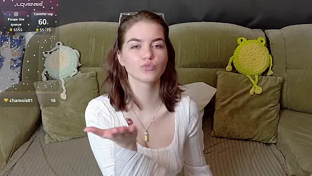 ElzaBlis online show from April 12, 2:44 pm