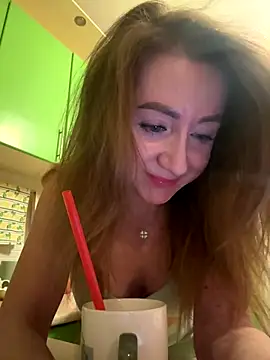 Snapshot of MarinaDiva11_74 chatting on October 25, 8:25 pm MarinaDiva11 74 online show from October 25, 8:25 pm