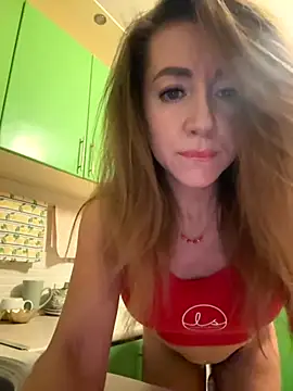 Snapshot of MarinaDiva11_74 chatting on November 26, 8:32 pm MarinaDiva11 74 online show from November 26, 8:32 pm