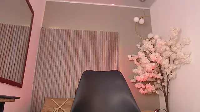 Michellee 20 online show from October 15, 1:44 pm