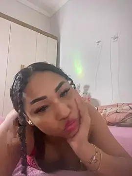 Snapshot of jhennyfer chatting on July 9, 4:49 am jhennyfer online show from July 9, 4:49 am