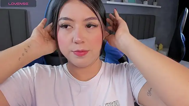 anagil  online show from December 3, 8:07 pm