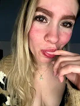 Snapshot of BritgetPsychol chatting on October 25, 2:08 am BritgetPsychol online show from October 25, 2:08 am