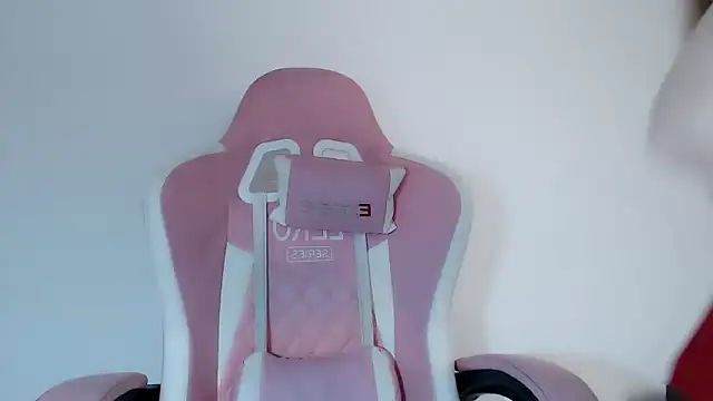 Snapshot of Cam-Ly chatting on October 5, 2:37 pm Cam-Ly online show from October 5, 2:37 pm