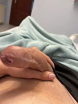 Snapshot of elcalabacin chatting on October 15, 3:23 pm elcalabacin online show from October 15, 3:23 pm