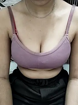 Snapshot of NAIRA5677 chatting on October 10, 4:39 pm NAIRA5677 online show from October 10, 4:39 pm