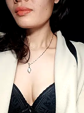 Hinna x online show from December 15, 8:35 pm