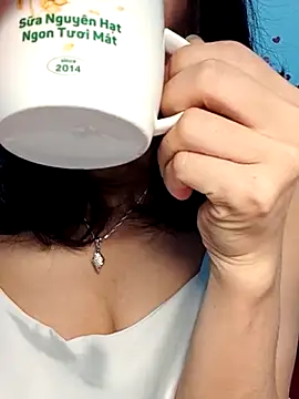 Hinna x online show from February 6, 2:42 pm