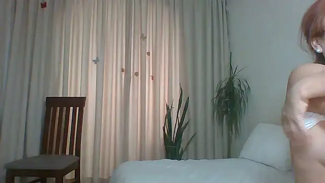 Snapshot of Marellaa chatting on November 27, 6:26 am Marellaa online show from November 27, 6:26 am