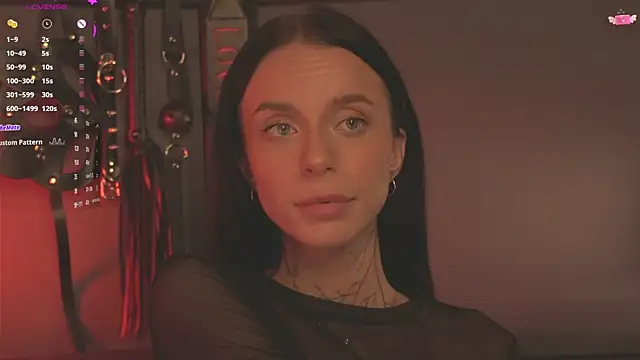 Snapshot of livia_starwars chatting on September 17, 3:35 pm livia starwars online show from September 17, 3:35 pm