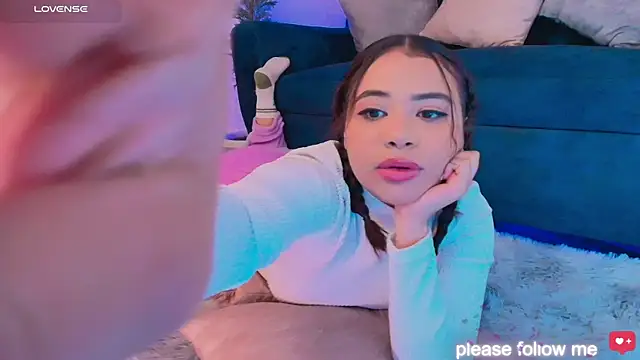 Snapshot of nicemiiaa7_ chatting on December 2, 9:25 am nicemiiaa7 online show from December 2, 9:25 am