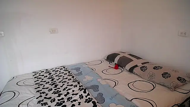 Snapshot of Candy_Grey28 chatting on September 29, 5:18 pm Candy Grey28 online show from September 29, 5:18 pm