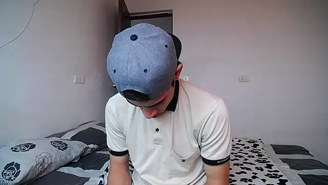 Snapshot of Candy_Grey28 chatting on October 12, 12:59 pm Candy Grey28 online show from October 12, 12:59 pm