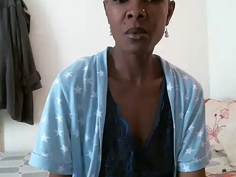 Snapshot of Pretty_miss_devilxxx35 chatting on September 16, 7:09 am Pretty miss devilxxx35 online show from September 16, 7:09 am