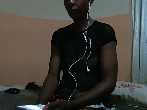 Snapshot of Pretty_miss_devilxxx35 chatting on December 2, 1:00 am Pretty miss devilxxx35 online show from December 2, 1:00 am