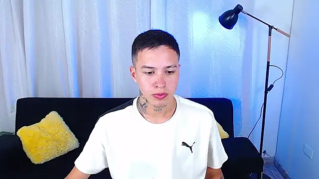 Cumandres18 online show from April 14, 2:12 pm