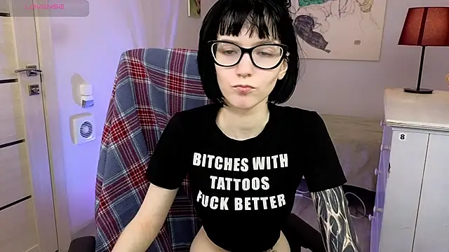 Snapshot of HazelTompson chatting on November 14, 8:40 pm HazelTompson online show from November 14, 8:40 pm