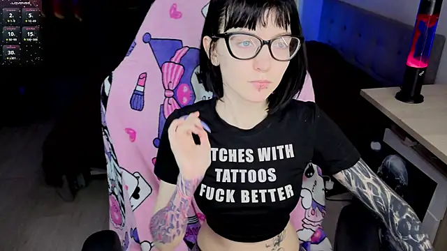 HazelTompson online show from March 15, 12:11 pm