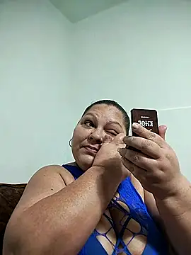 Snapshot of Miasmithr chatting on October 22, 10:48 am Miasmithr online show from October 22, 10:48 am