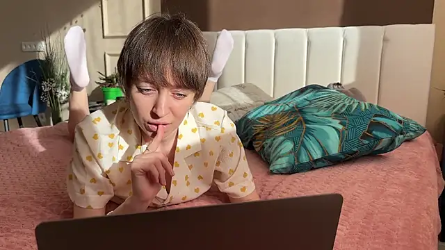 daniellia  online show from April 20, 2:20 pm