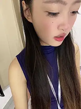 Snapshot of MengMeng0515 chatting on June 5, 1:39 pm MengMeng0515 online show from June 5, 1:39 pm