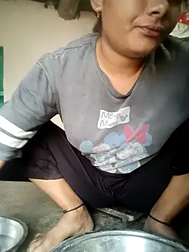 Snapshot of Hot_siiii chatting on September 18, 2:13 am Hot siiii online show from September 18, 2:13 am