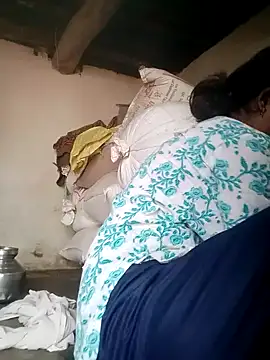 Snapshot of Hot_siiii chatting on September 28, 2:50 am Hot siiii online show from September 28, 2:50 am