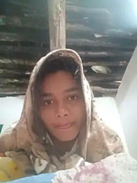 Snapshot of Hot_siiii chatting on November 18, 2:28 am Hot siiii online show from November 18, 2:28 am