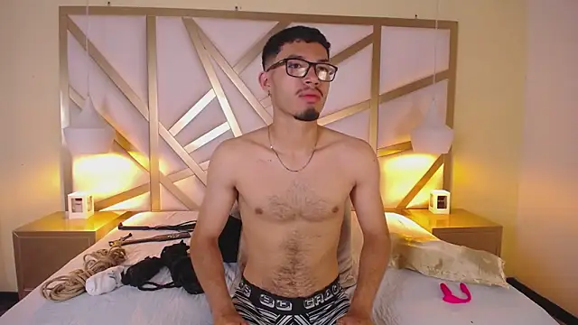 Snapshot of Jaxon_Carter chatting on December 20, 1:02 am Jaxon Carter online show from December 20, 1:02 am