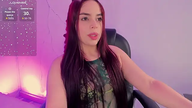 Snapshot of sunnypaytton chatting on July 9, 12:53 pm sunnypaytton online show from July 9, 12:53 pm